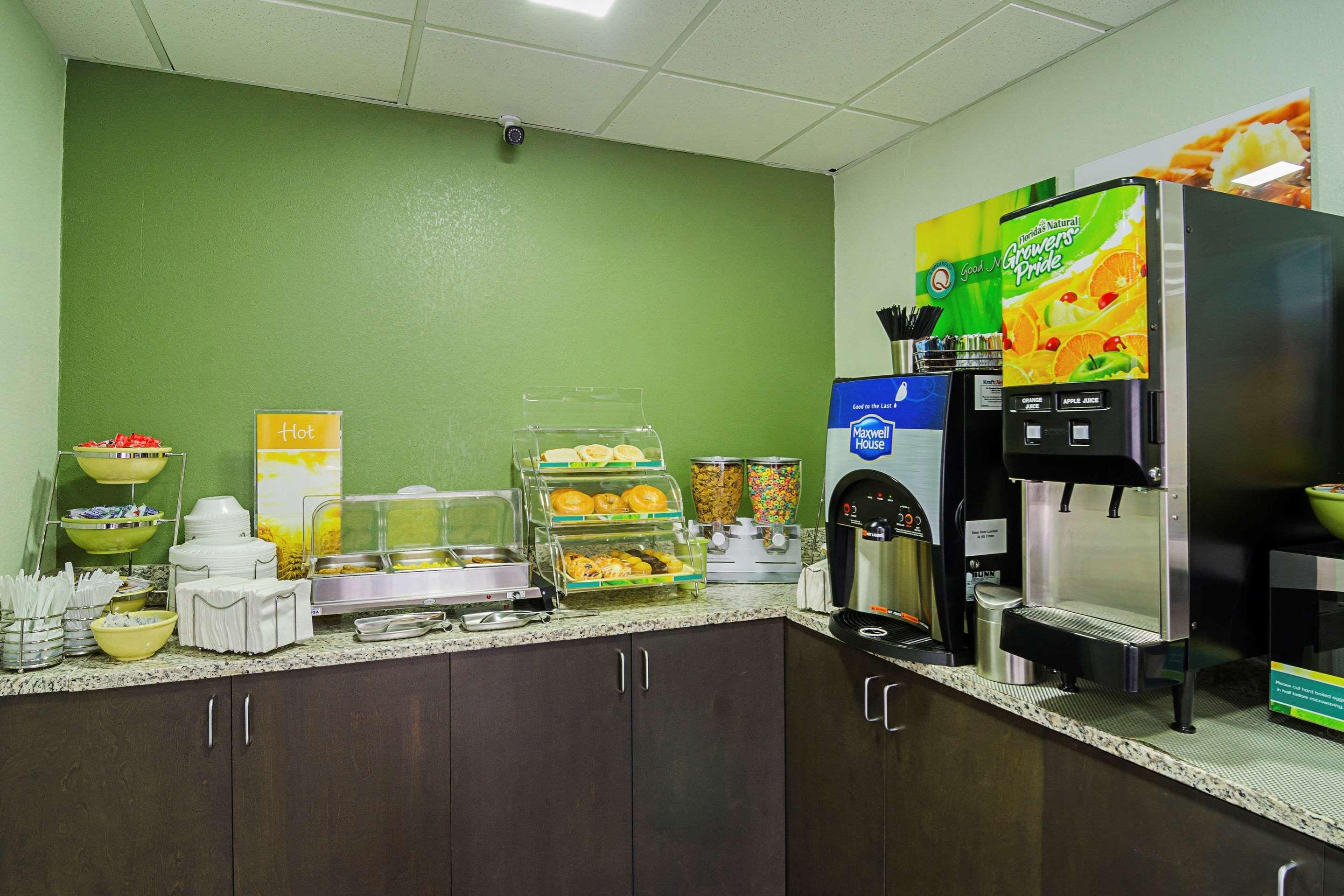 Quality Inn Raeford Ngoại thất bức ảnh