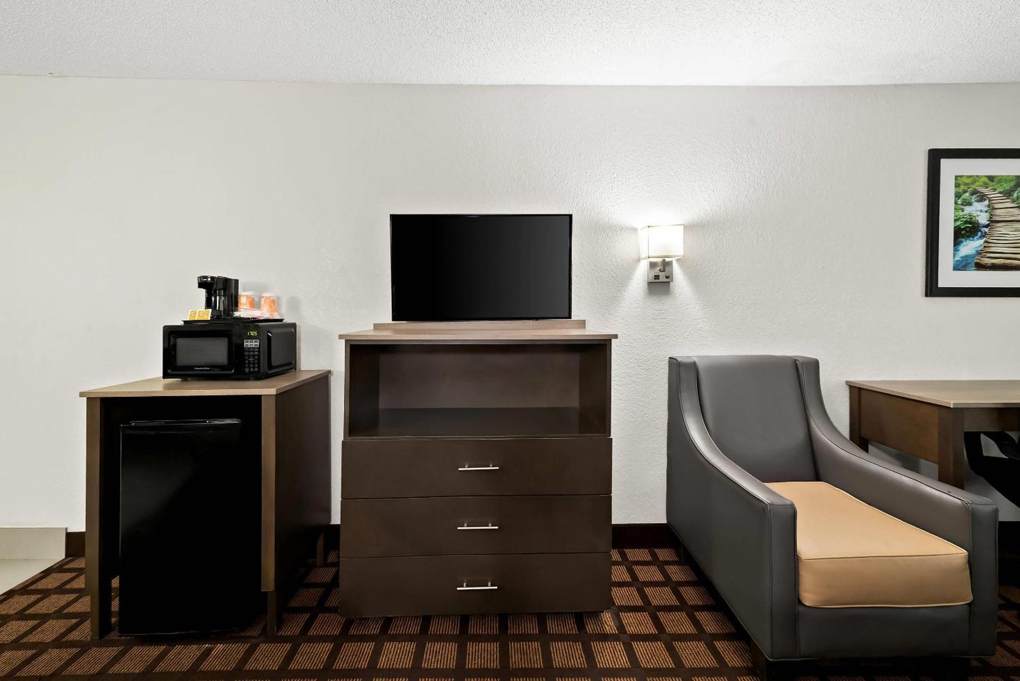 Quality Inn Raeford Ngoại thất bức ảnh