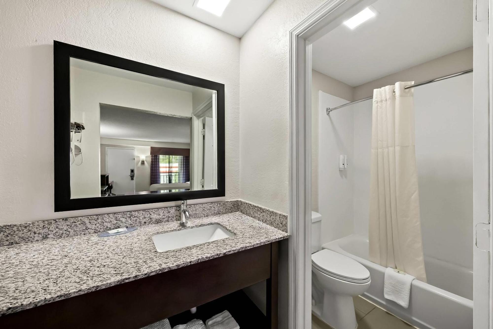 Quality Inn Raeford Ngoại thất bức ảnh